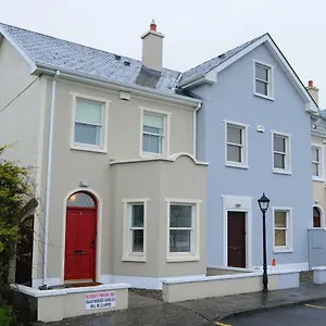 Apartment 5 College Crescent